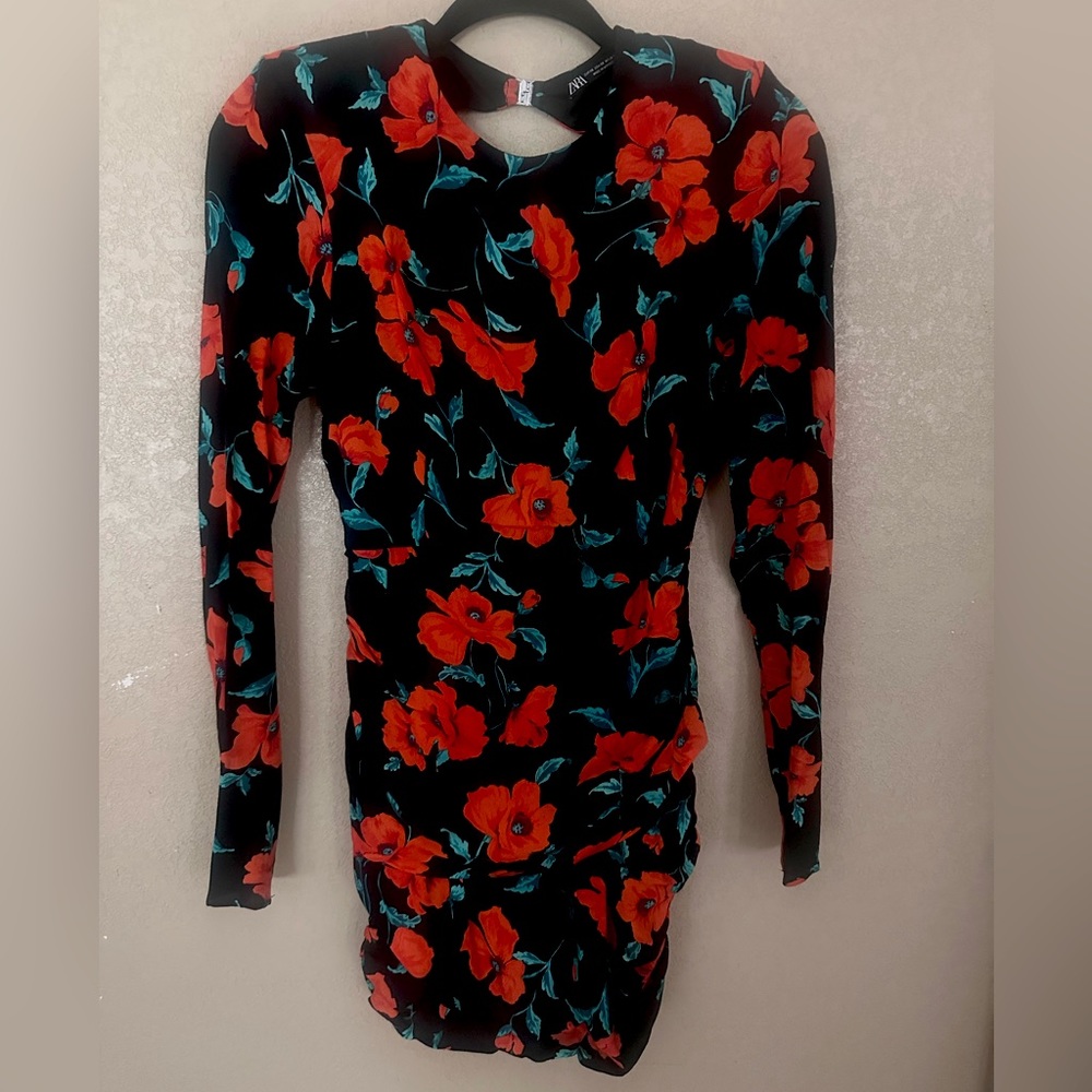 Floral mini dress by Zara